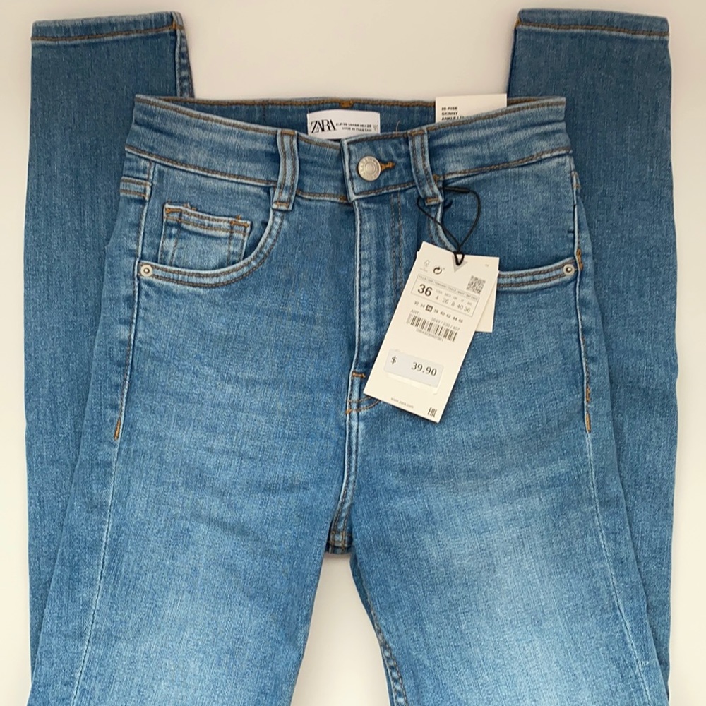 NWT Zara Blue Jeans size 4
